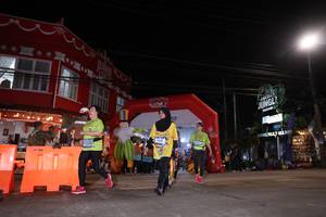 BIB: 4320
                            <button type="button" onclick="openModal(26233163)" class="btn btn-primary btn-sm float-right btn-popup" data-toggle="modal" data-target=".modal-high-quality">
                        <i class="fas fa-shopping-cart"></i> Add to Cart
                    </button>
                                            <button type="button" onclick="isThisMe(26233163, true)" class="btn btn-success btn-sm float-right btn-popup btn-isme hidden" data-toggle="tooltip" data-placement="bottom" title="นี่คือรูปของคุณใช่ไหม คลิกที่นี่เพื่อเอาเข้าอัลบั้ม">
                        <i class="fas fa-plus"></i> Add to album
                    </button>
                    <button type="button" onclick="isThisMe(26233163, false)" class="btn btn-warning btn-sm float-right btn-popup btn-isnotme hidden">
                        <i class="fas fa-ban"></i> Remove from album
                    </button>